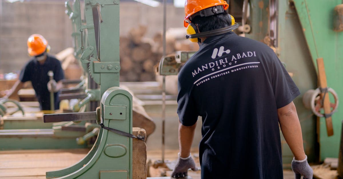 Supplier lead time tracking in manufacturing procurement