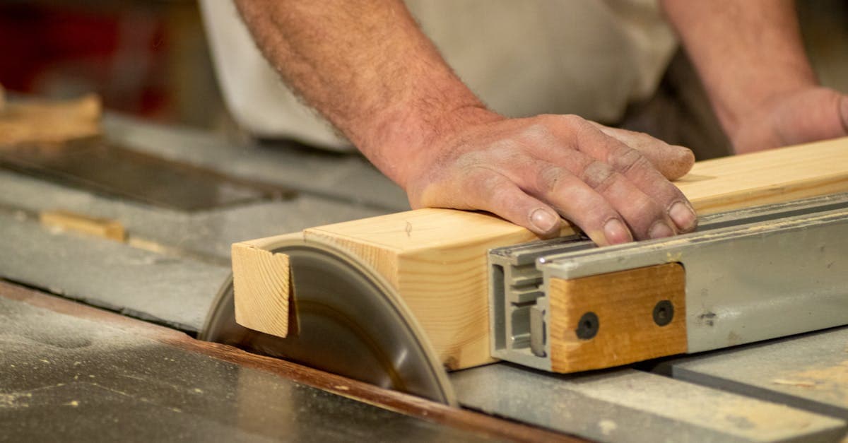 Job shop estimator using scheduling software to quote accurate delivery dates