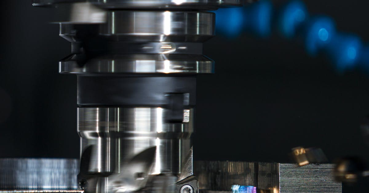 Side-by-side diagram comparing job shop routing flexibility with flow shop linear production flow